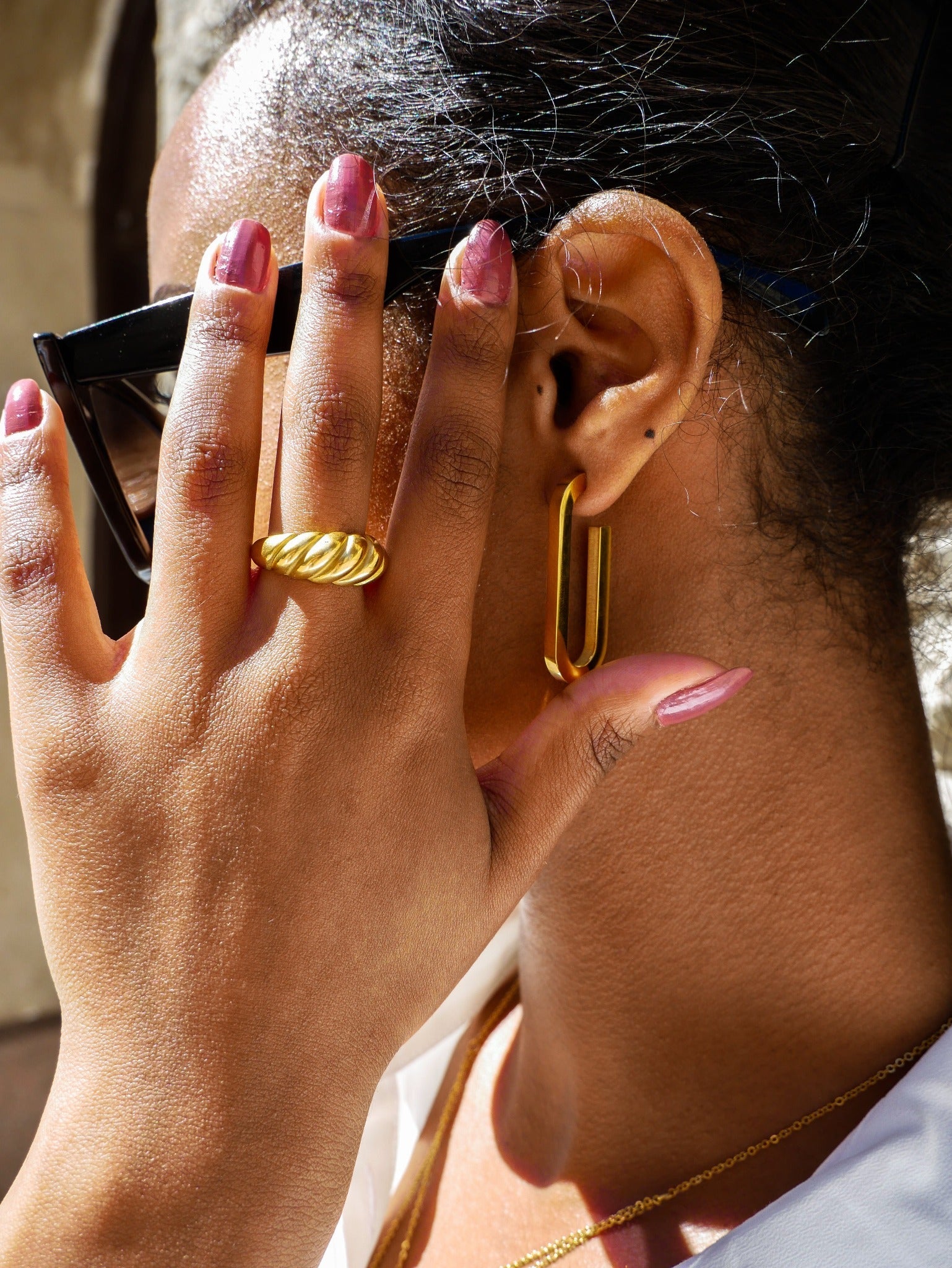 Quinn Oval Hoops Gold by Koréil