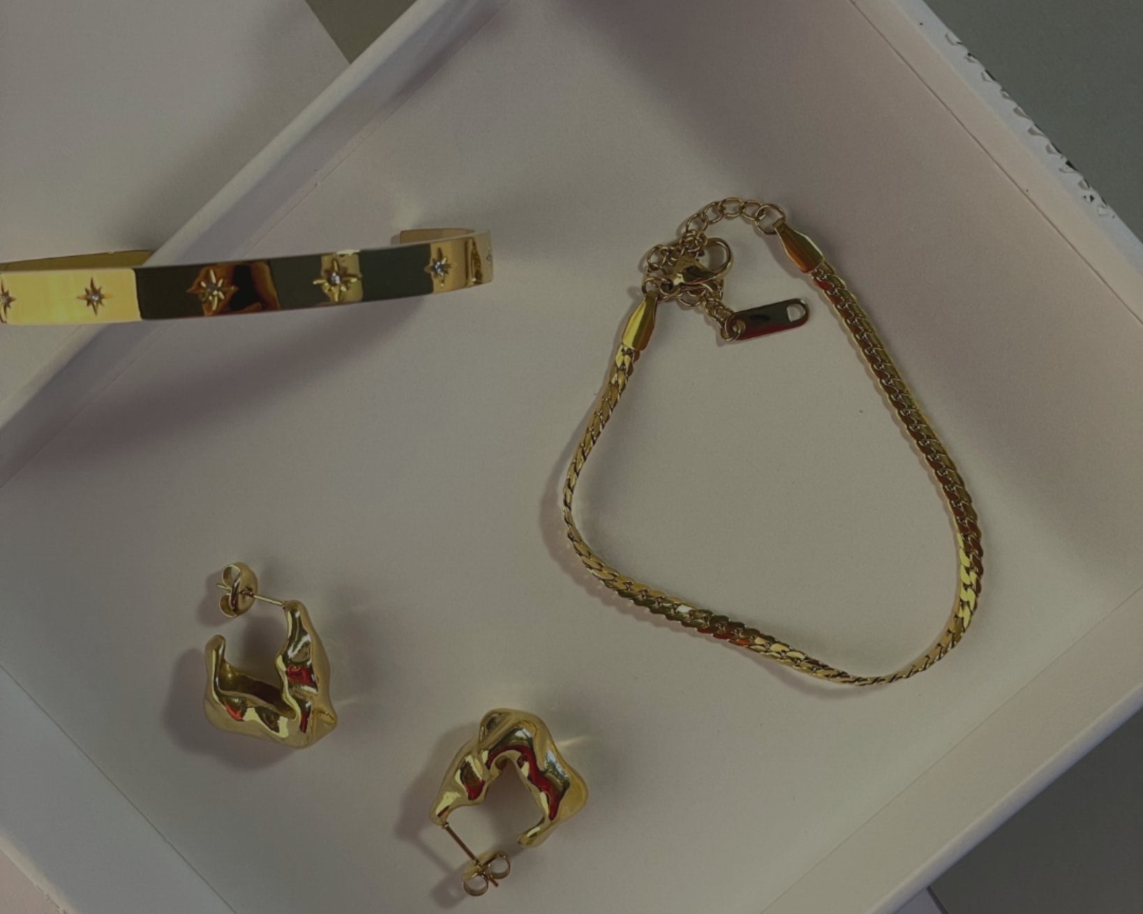 Ronya Curb Link Gold Bracelet by Koréil Jewelry