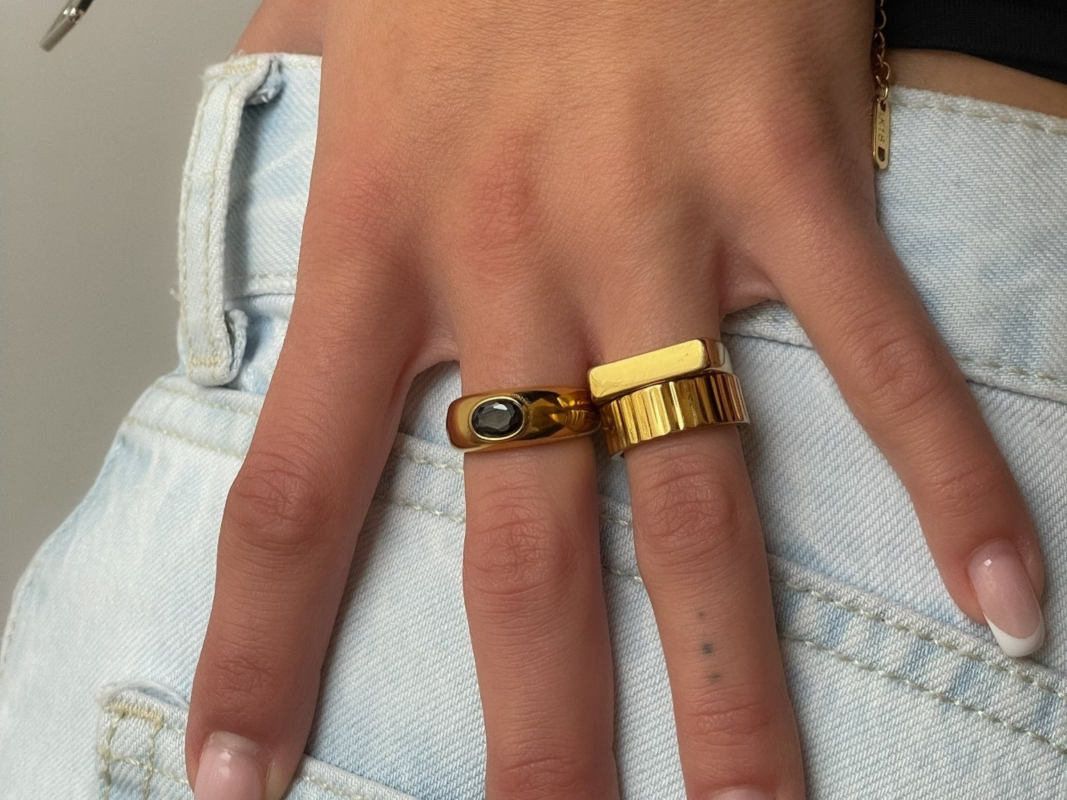Arya Onyx Gold Ring by Koréil Jewelry
